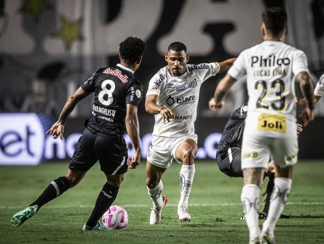 Bragantino vence Santos, segue sonhando com título e afunda Alvinegro na zona de rebaixamento