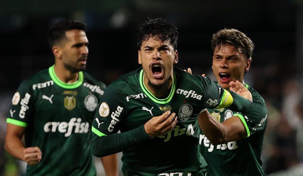 Com gols que ‘caíram do céu’, Palmeiras vence o Coritiba e encerra série negativa no Brasileirão