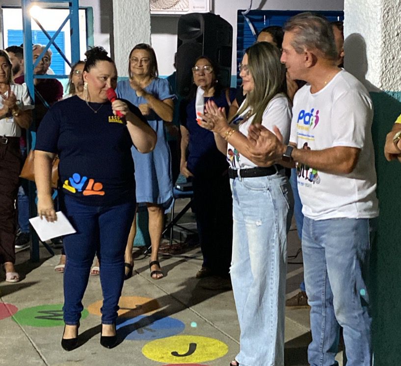 Prefeitura entrega cobertura do refeitório da EMEF Sizenando Flórido, no Monte Castelo, e prefeito assina ordens de serviço