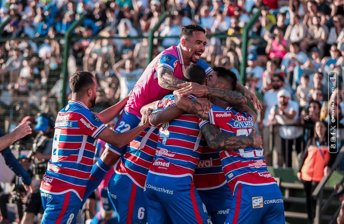 LDU busca empate, vence o Fortaleza nos pênaltis e é bicampeã da Sul-Americana