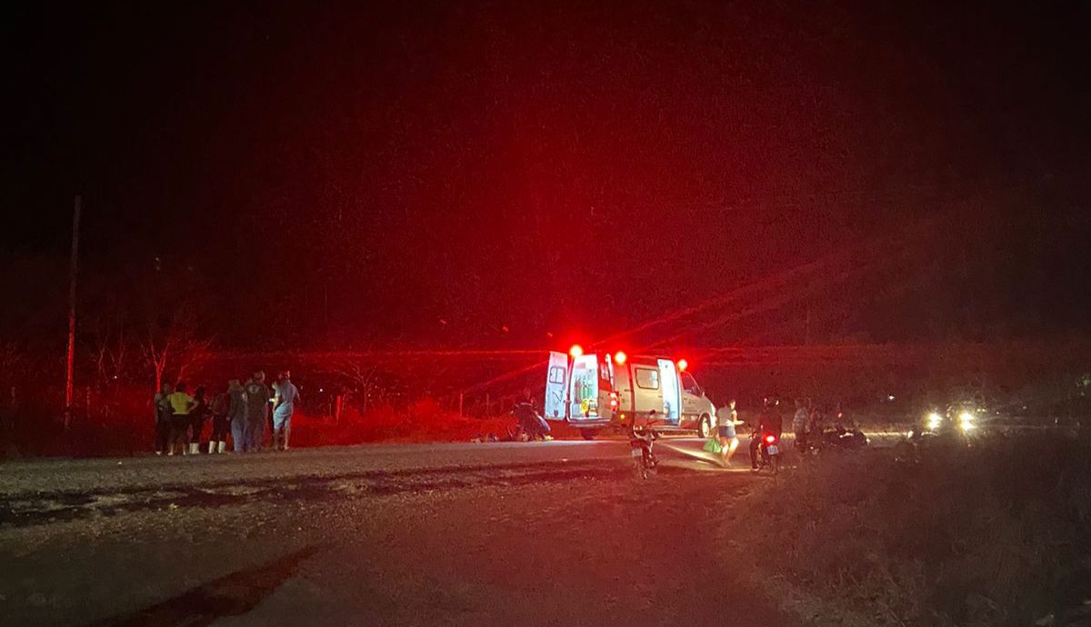 Colisão envolvendo bicicleta e motocicleta é registrada na BR-361, em Santa Terezinha-PB, na noite desta segunda (30)