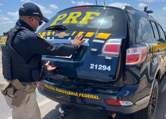 PRF na Paraíba, em ação conjunta com Polícia Civil, prende três homens por estelionato