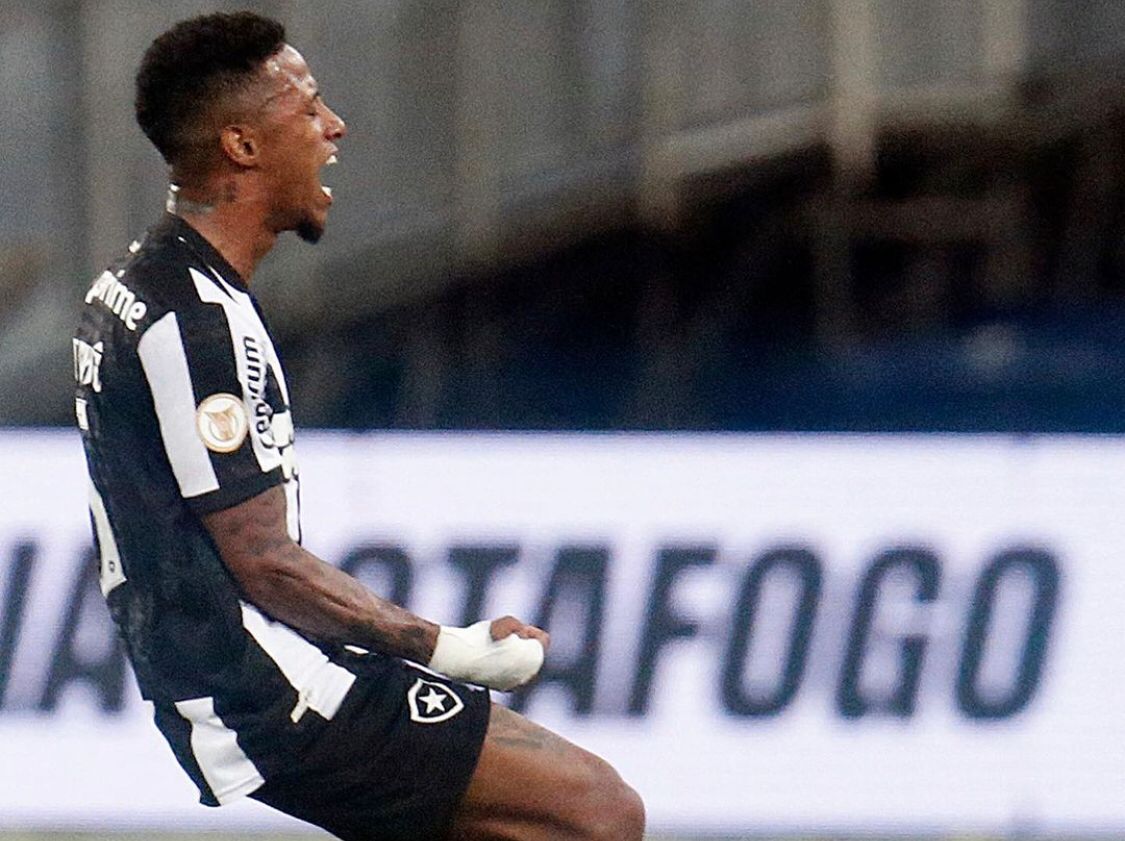 Botafogo abre 3 a 0, Palmeiras conquista virada histórica no Rio e esquenta de vez briga por título do Brasileirão