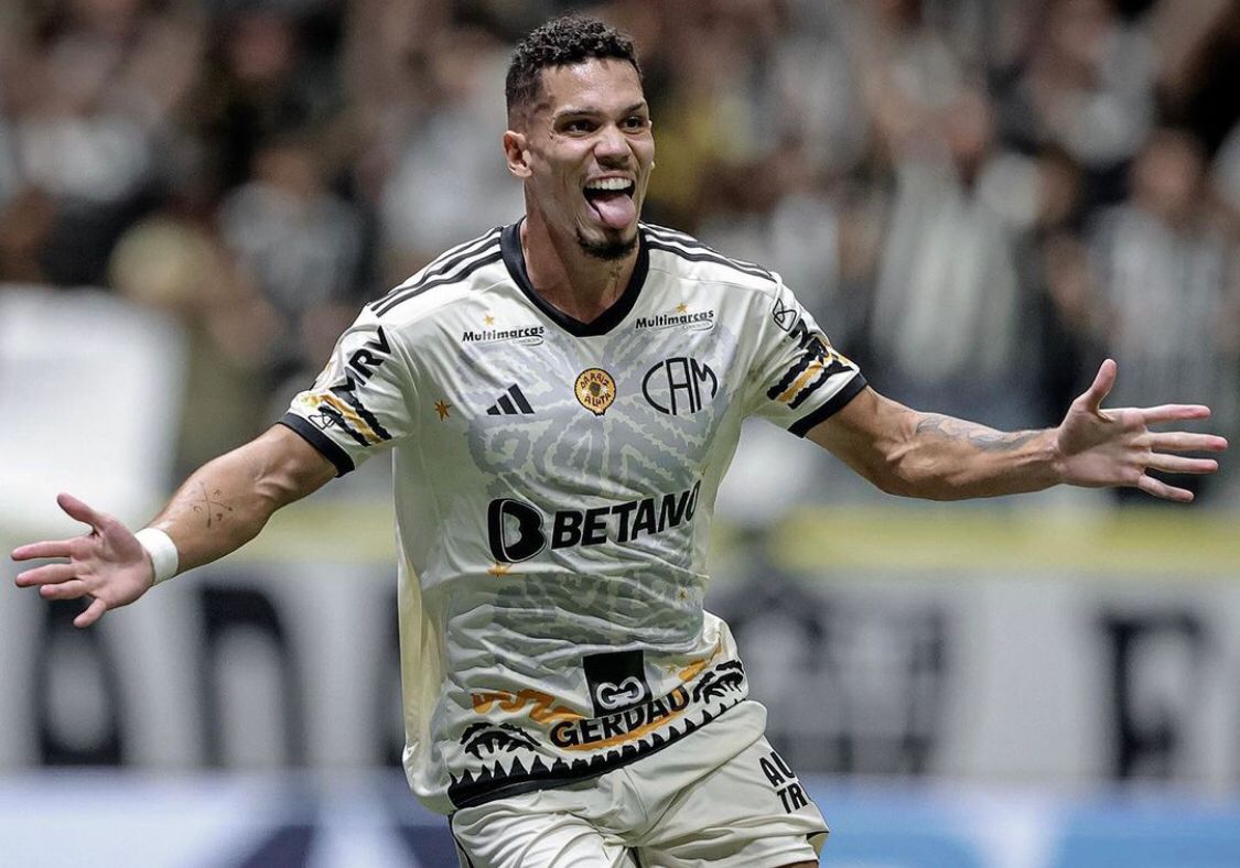 Paulinho e Hulk brilham, Atlético-MG vence Fortaleza e entra no G-4 do Brasileirão