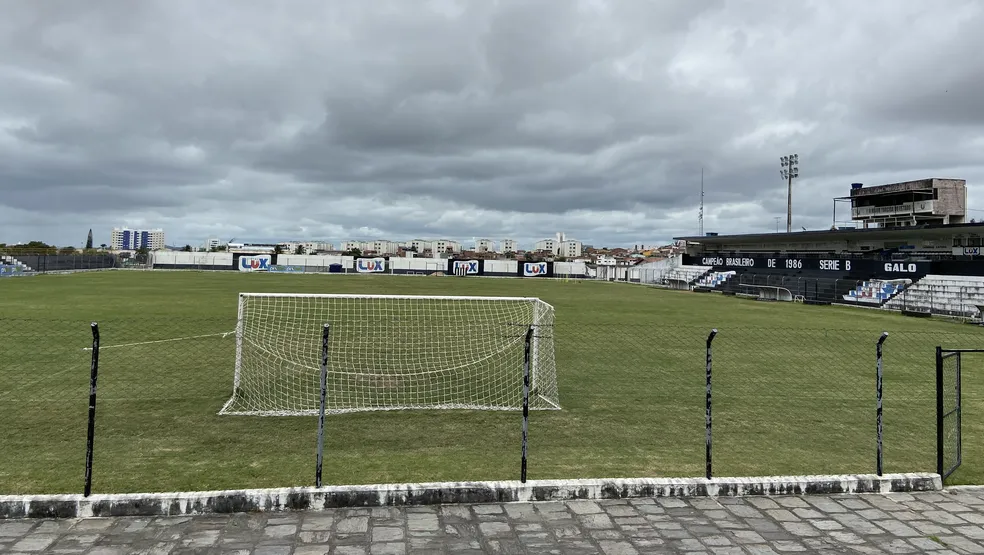 Treze finaliza reforma do gramado, e PV será liberado em breve para início da pré-temporada