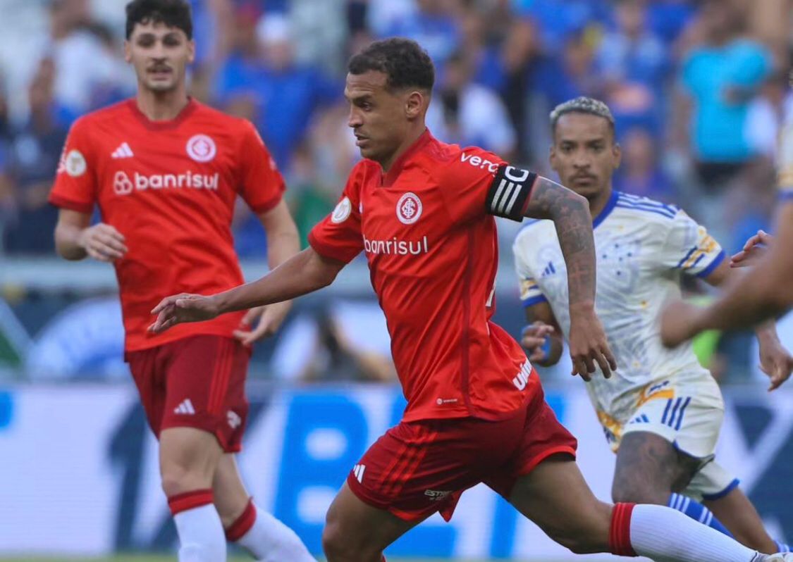 Letal, Inter vence o Cruzeiro no Mineirão e complica rival na luta contra o rebaixamento