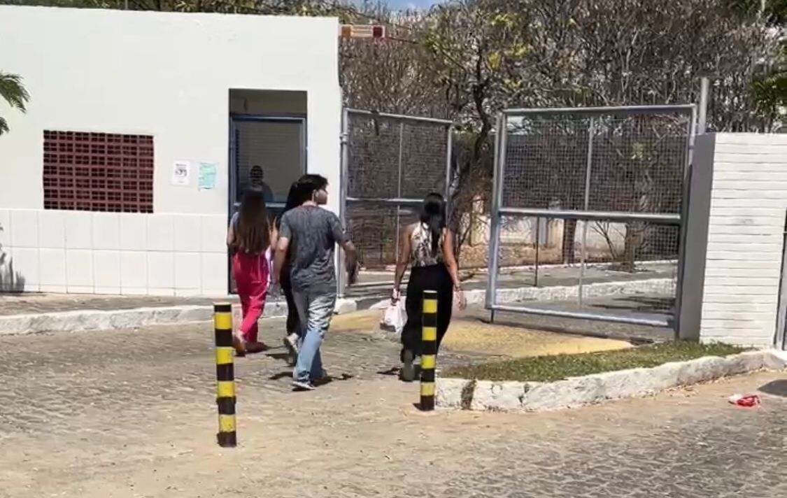 Alunos do Colégio Cristo Rei expressam gratidão pelo apoio na preparação para o ENEM