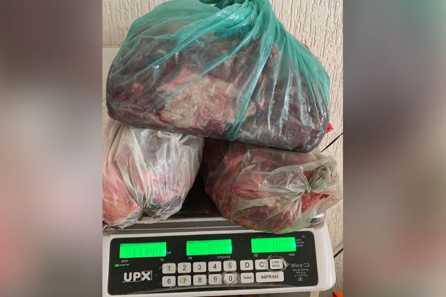 No Sertão: Furto de 70 kg de carne em creche municipal leva à prisão de mulher e busca por homem