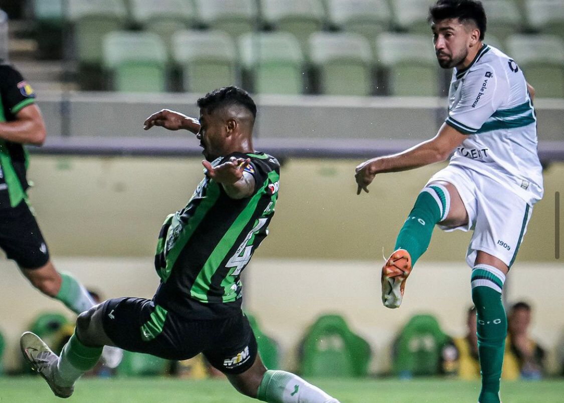 Coritiba vence no Independência e rebaixa América-MG para a Série B