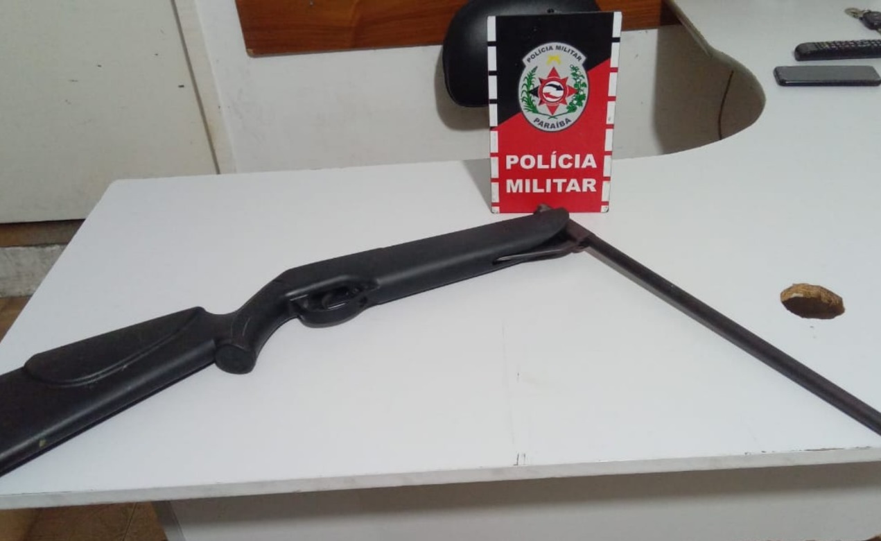 Policiais Militares do 3º BPM prendem homem por violência doméstica e porte ilegal de arma de fogo em Desterro