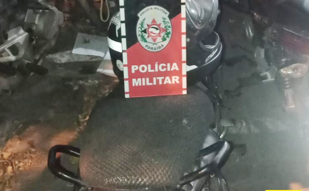 Rádio Patrulha do 3º BPM recupera motocicleta furtada nos arredores do Fórum de Patos