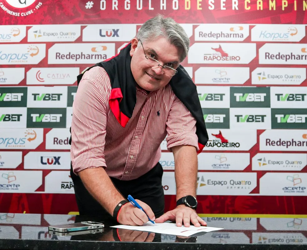 Após eleição conturbada, Lênin Correia toma posse e prega união no Campinense