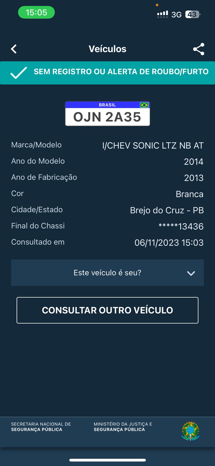 Mistério: moradores da Rua João Soares, no Jardim Califórnia, em Patos, relatam que carro foi abandonado em via pública há cerca de 15 dias