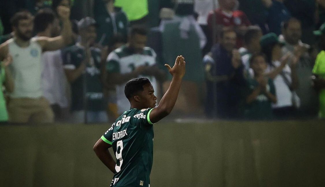 Com novo gol de Endrick, Palmeiras vence Internacional, dorme líder do Brasileirão e coloca pressão na concorrência