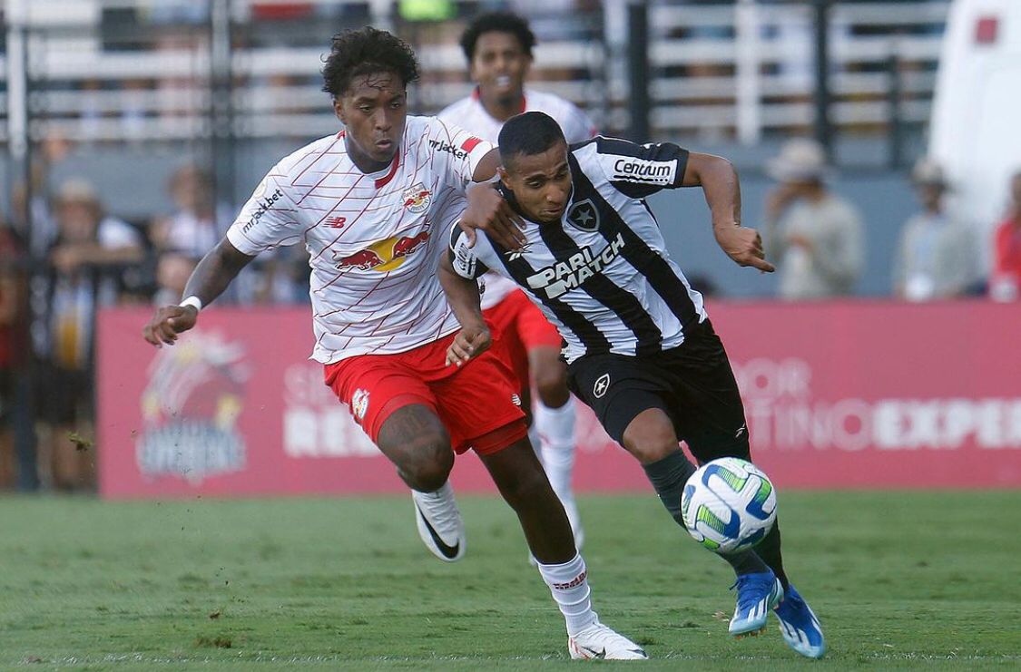 Botafogo leva empate do Bragantino aos 51 do 2º tempo e deixa liderança do Campeonato Brasileiro
