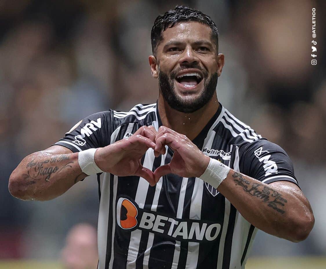 Hulk decide com gol e assistência, Atlético-MG supera expulsão para vencer Goiás e cola no G-4 do Brasileirão