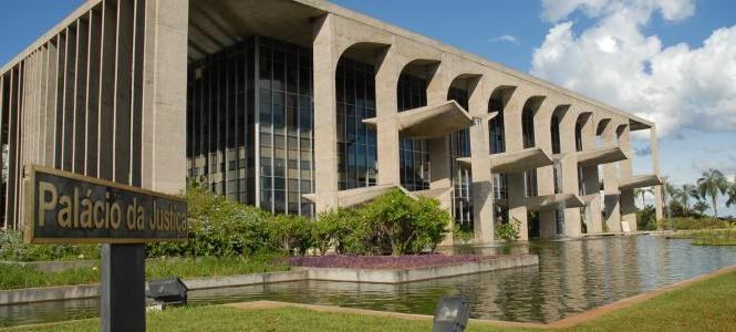 Mulher de líder do Comando Vermelho participou de reuniões com integrantes do Ministério da Justiça