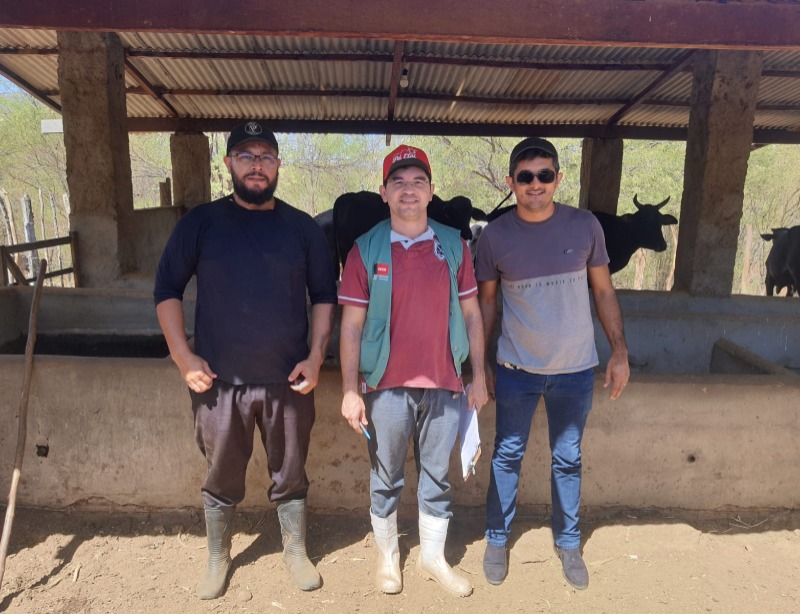 Secretaria de Agricultura de Passagem recebe alunos do curso de Veterinária e Defesa Agropecuária para acompanhar a vacinação contra febre aftosa