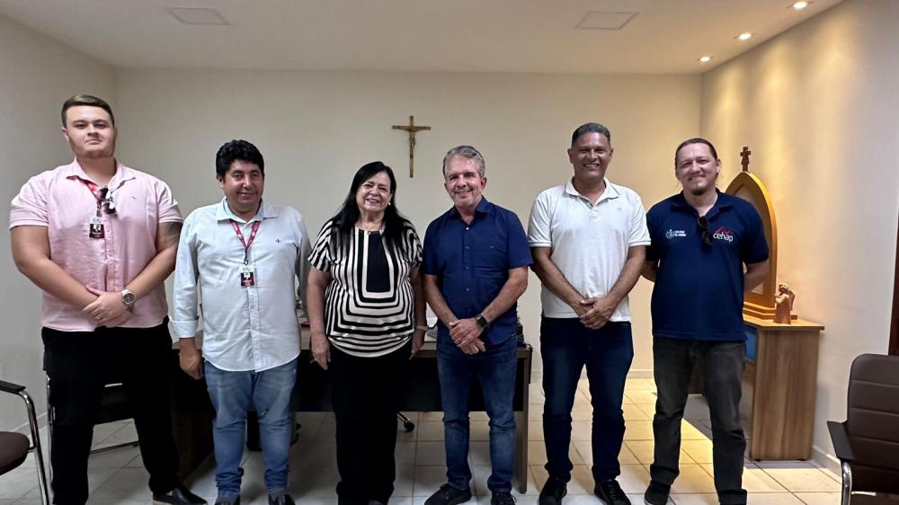 Prefeito de Patos e CEHAP discutem Avanços no Residencial Virgílio Trindade e anuncia construção de 576 novos apartamentos