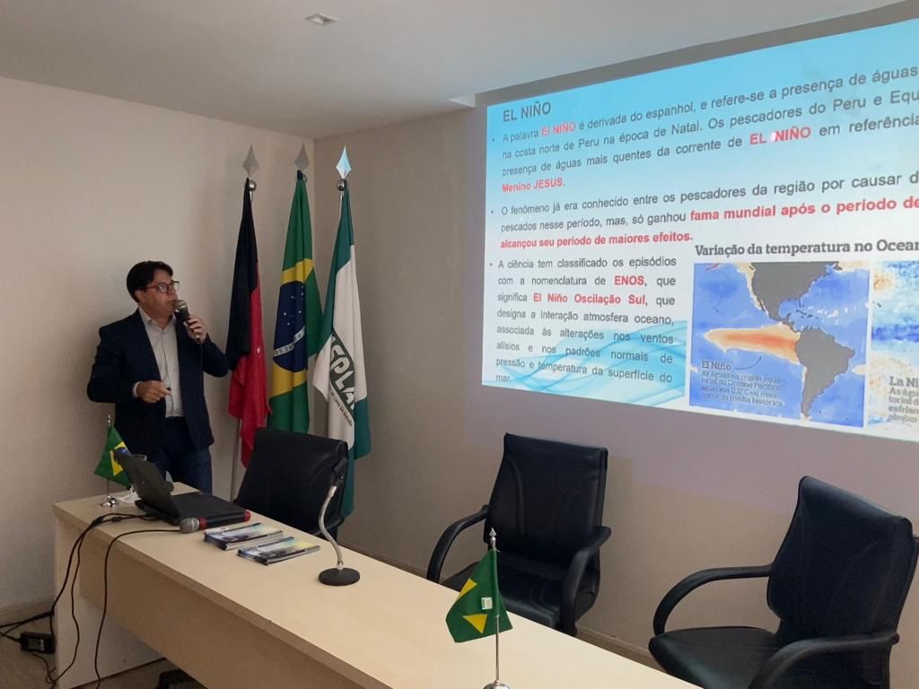 ‘Não existe atualmente um quadro de super El Niño’, afirmou o doutor em meteorologia Alexandre Magno durante palestra