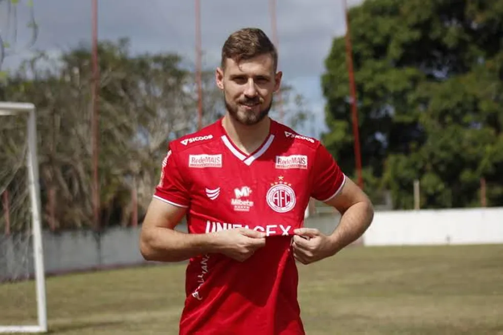 Com passagens por Botafogo-PB e Atlético-PB, Jan Pieter é anunciado pelo Treze