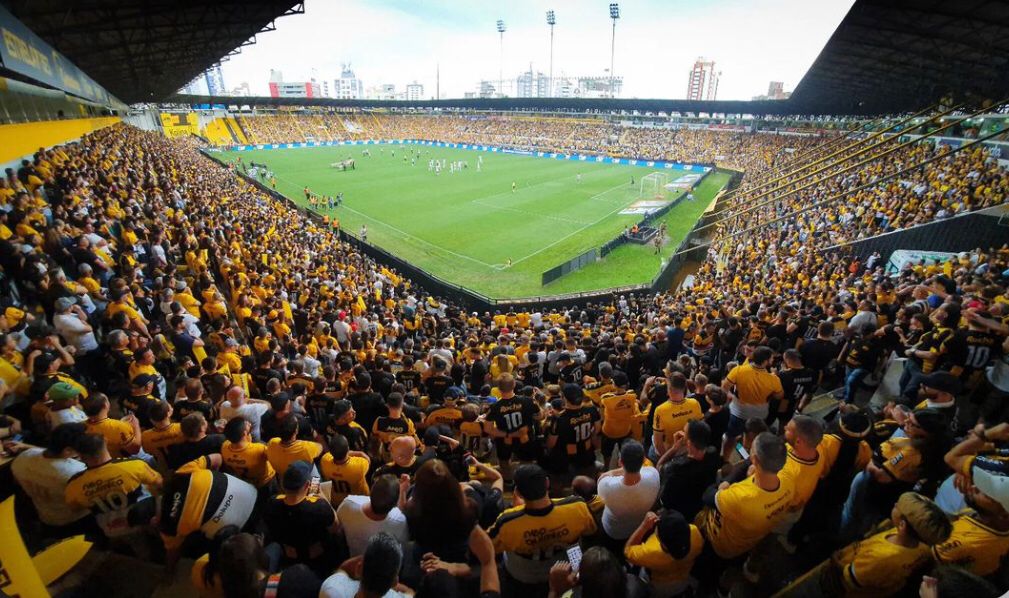 Criciúma vence o Botafogo-SP e garante vaga na 1ª divisão do Brasileirão em 2024; Série B tem briga insana por duas vagas