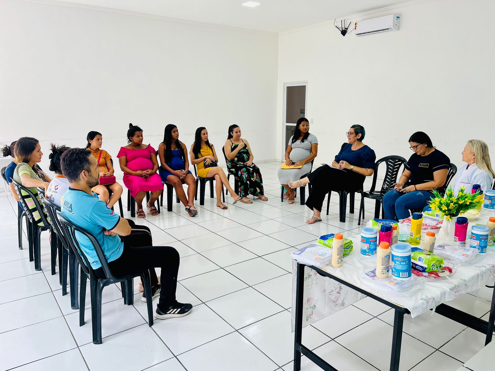 Prefeitura de Areia de Baraúnas realiza encontro e entrega de kits para as gestantes do município