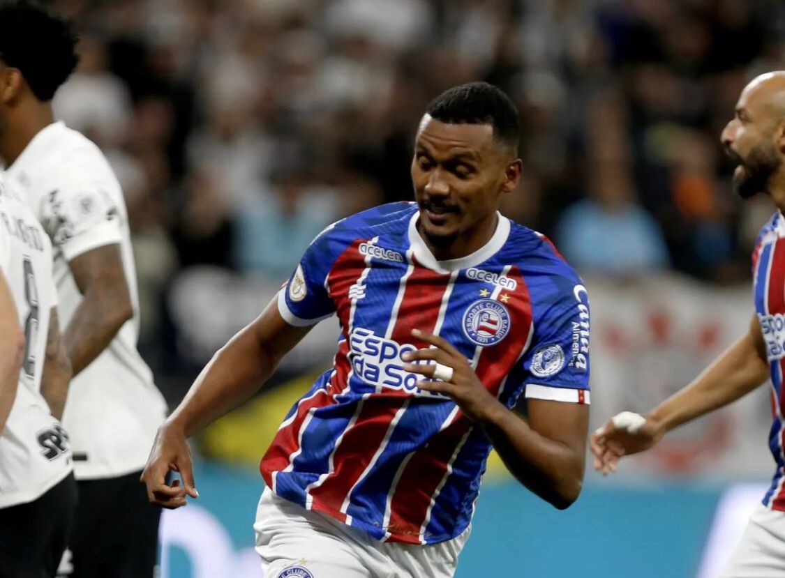 Bahia de Ceni faz jogo do ano, goleia Corinthians na véspera de eleição e empurra Cruzeiro para Z-4 do Brasileiro