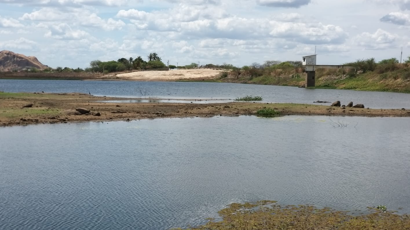 Preocupante: Açude do Jatobá, em Patos, começa a apresentar várias ilhas de areia no centro e nas laterais do manancial devido a estiagem; veja imagens
