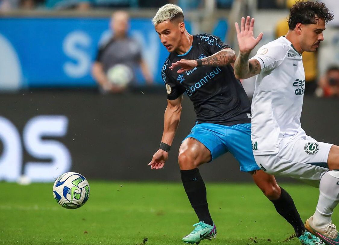 Suárez dá assistência, Grêmio vence, garante vaga na Libertadores e rebaixa o Goiás para a Série B