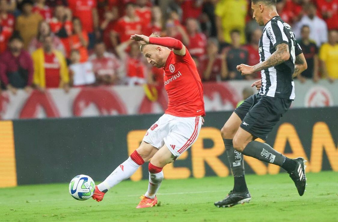 Botafogo perde para o Inter e termina o Brasileirão fora da fase de grupos da Libertadores após campanha histórica no 1º turno