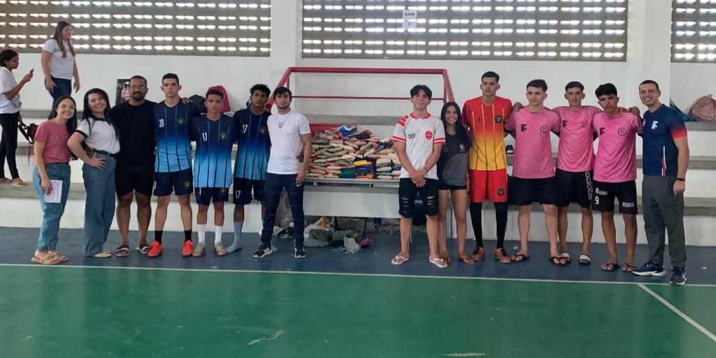 Amistoso beneficente em Patos arrecada doações para famílias carentes no bairro do Mutirão, em Patos; veja vídeo