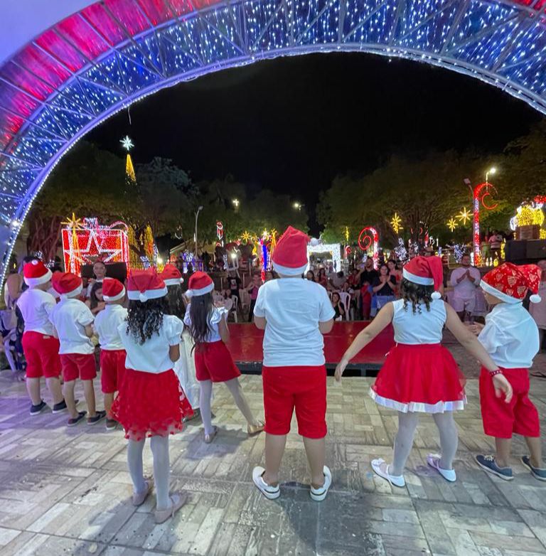 Natal da Gente em Patos: Famílias, apresentações e Papai Noel trazem encanto e prestígio ao evento