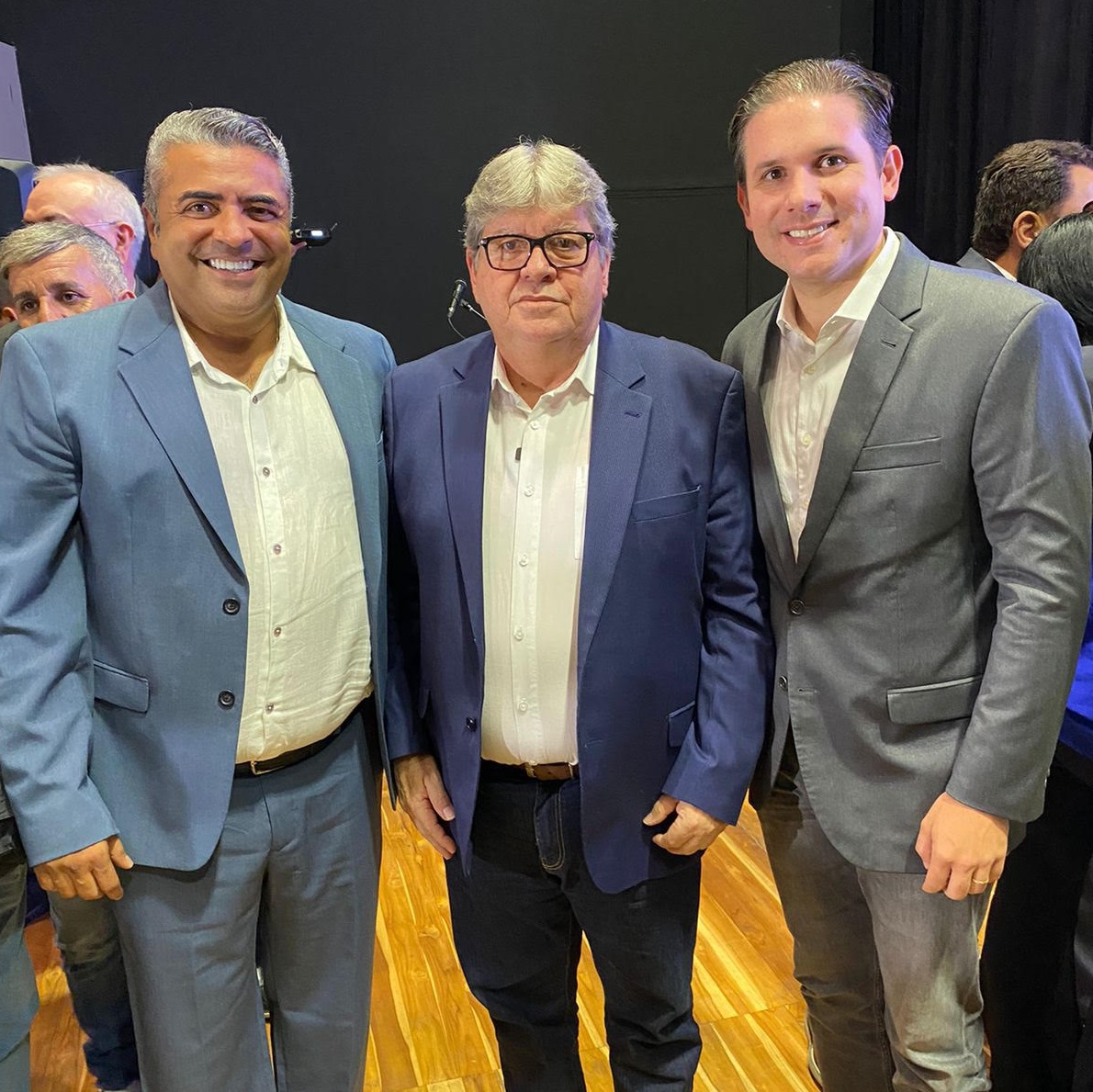 “Quero seguir o João Azevêdo e não tem porque não votar em Nabor”, diz Cicinho Lima ao lado de Hugo Motta e do Governador. Ouça  