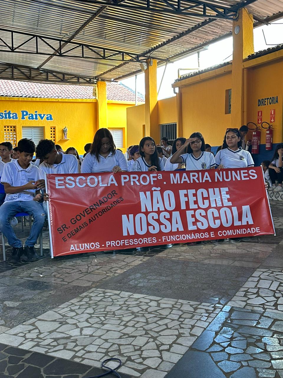 Comunidade escolar protocola abaixo-assinado com pedido de reconsideração ao fechamento da Escola Estadual Professora Maria Nunes, em Patos