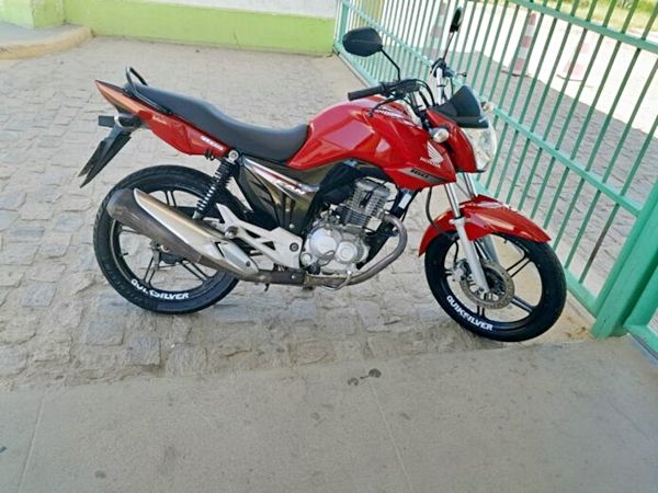 Mulher tem moto, celular e dinheiro roubados por criminosos armados no bairro Jatobá, em Patos