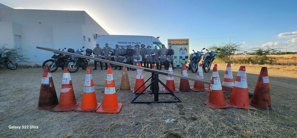 Polícia Militar, através do ROTAM, realiza instrução de nivelamento com motocicletas para militares do BPTran, na cidade de Patos