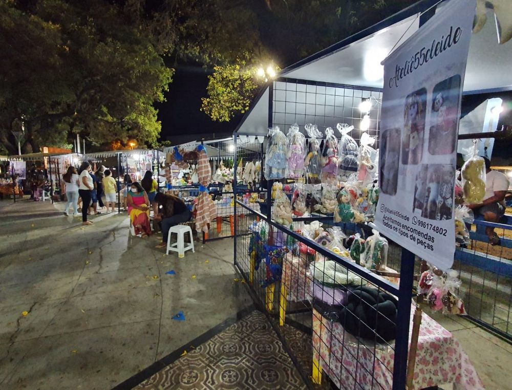 Natal na Praça: Comércio noturno e feira natalina acontecem entre os dias 18 e 23 em Patos