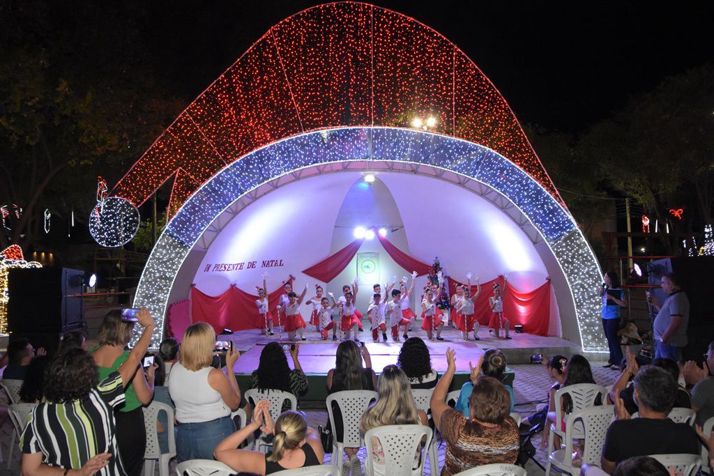 Apresentações de ballet marcam mais uma noite do 'Natal da Gente' na Concha Acústica