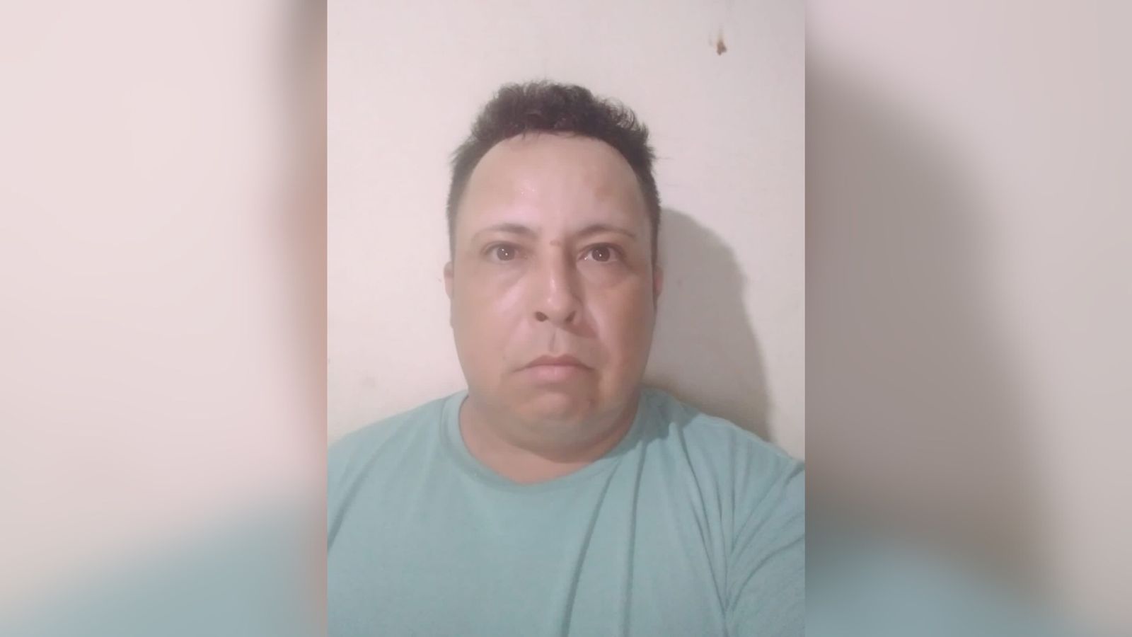 Homem com vasta experiência como motorista e que está há cerca de dois meses desempregado, busca emprego na cidade de Patos e relata momento difícil