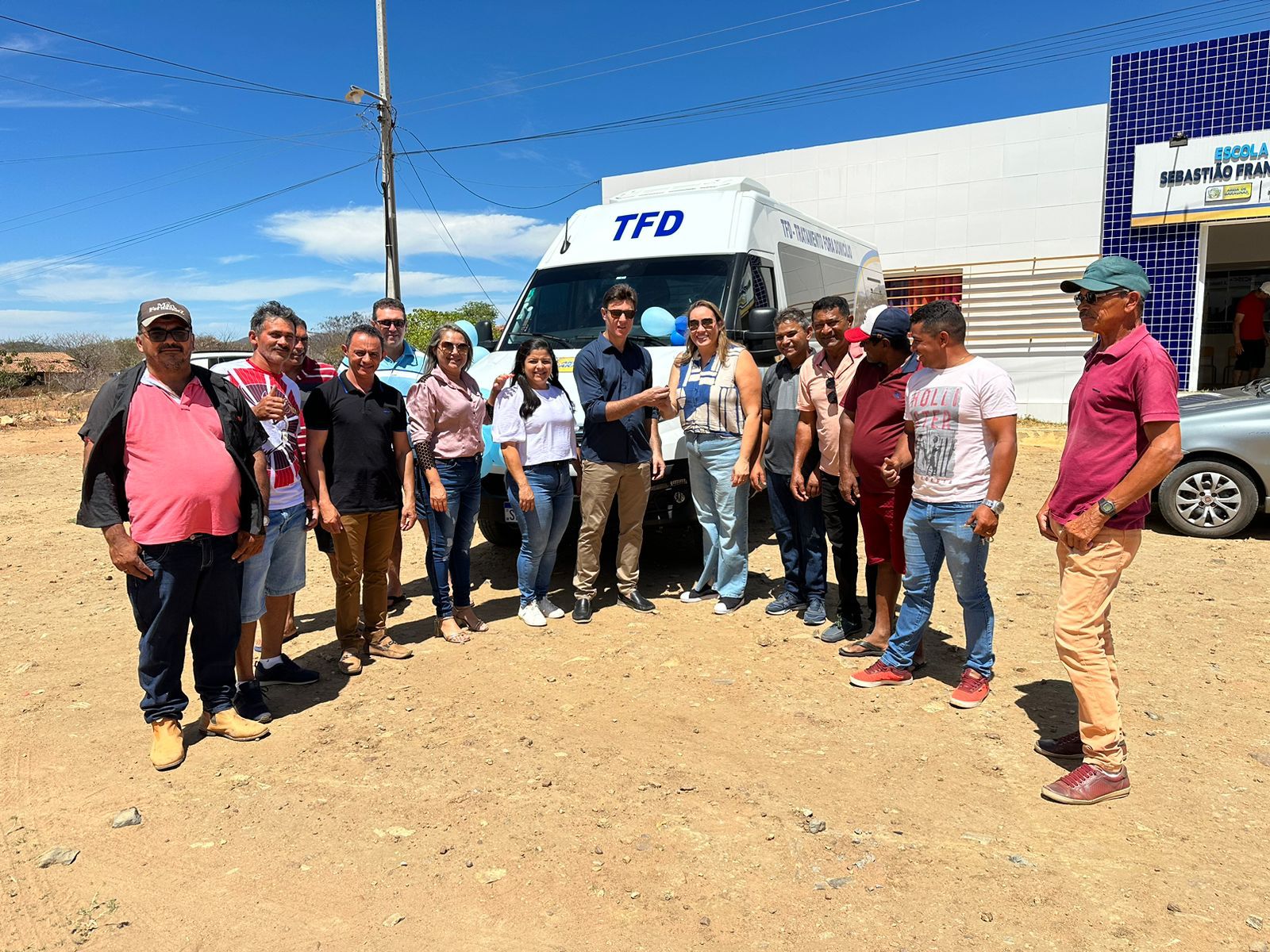 Prefeitura de Areia de Baraúnas entrega nova VAN TFD para a população