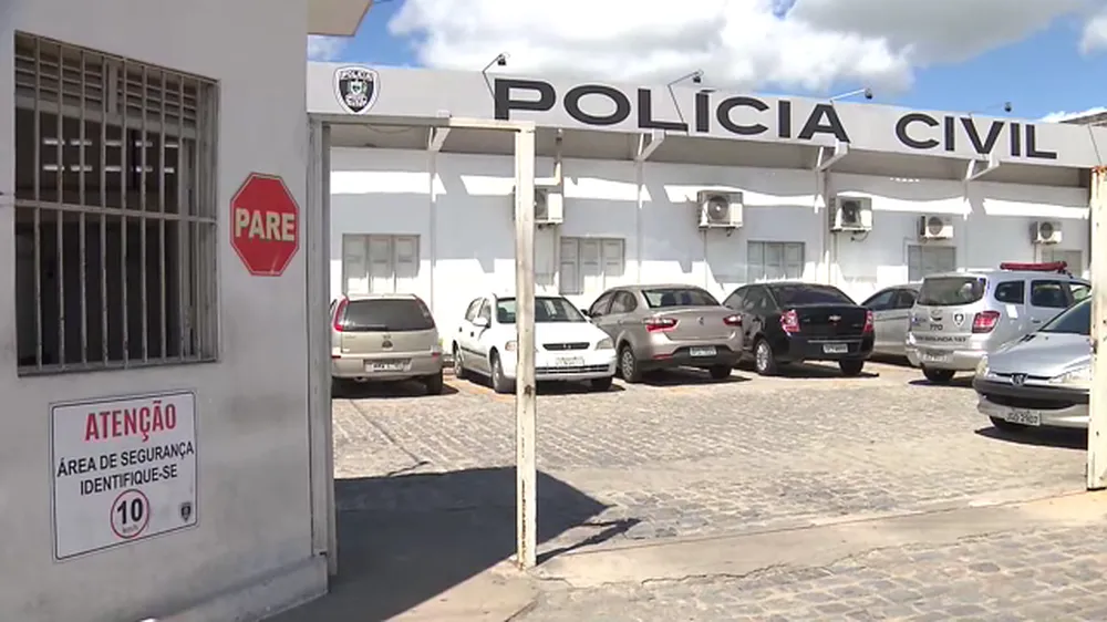 Homem é preso suspeito de levar crianças e estuprar mulher em motel, em Campina Grande