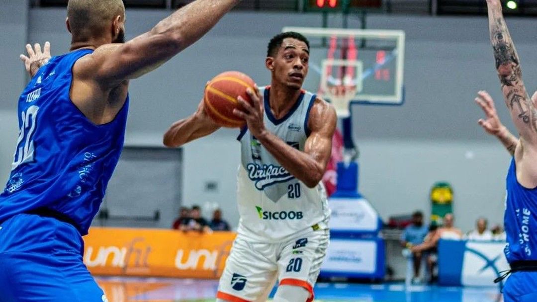 Unifacisa derrota o Brasília e se aproxima da vaga no Super 8 do NBB
