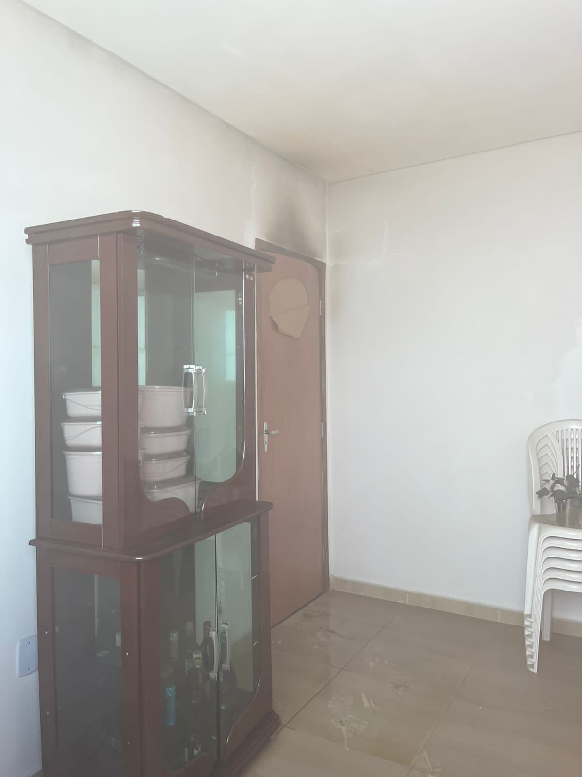 Corpo de Bombeiros é acionado após incêndio em residência no bairro Luar de Angelita, em Patos, na manhã desta quinta-feira (28); confira