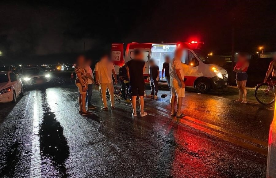 Duas pessoas ficam feridas em colisão envolvendo motociclista e ciclista na noite deste domingo (31), na BR-361, em Patos