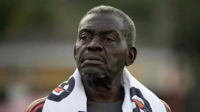 Massagista Denir, ícone do Flamengo, morre aos 75 anos