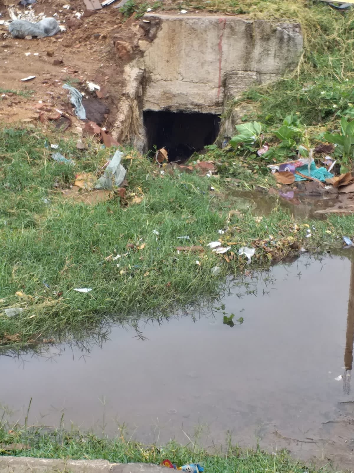 Vereador Josmá cobra ações urgentes para problemas de infraestrutura na Rua do Meio após inundações diante das chuvas em Patos