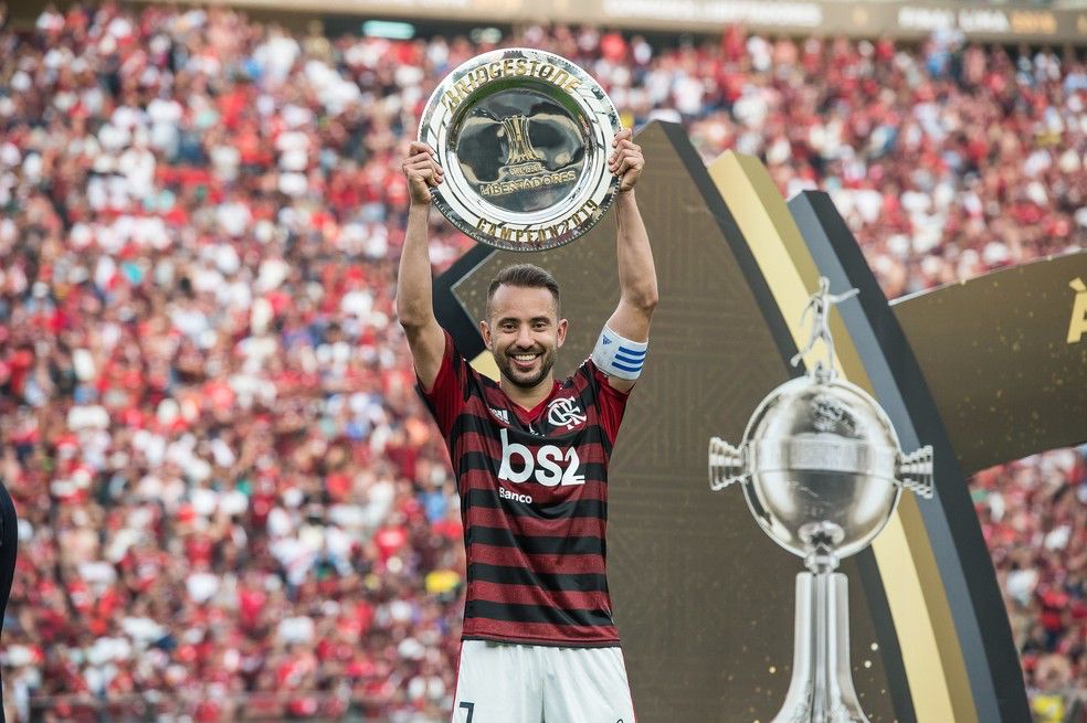 Bahia chega a acordo para contratar Everton Ribeiro, ex-Flamengo