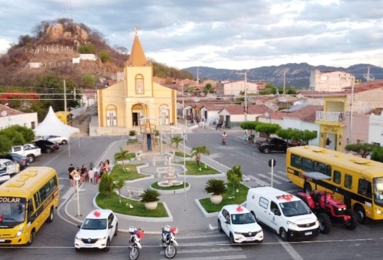 Fim de Ano: Prefeitura de Cacimba de Areia entrega veículos à população