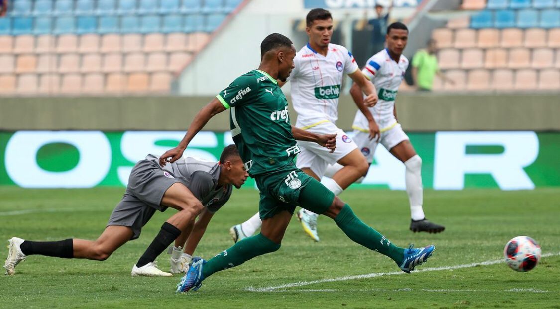 Com dois de Estêvão, Palmeiras faz 7 a 0 na Queimadense na estreia da Copinha